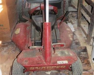 OLD RIDING SNAPPER RIDING MOWER.