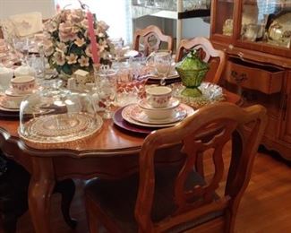 Gorgeous French provincial dining room suit
