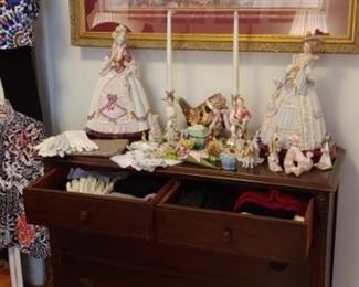 Antique chest of drawers