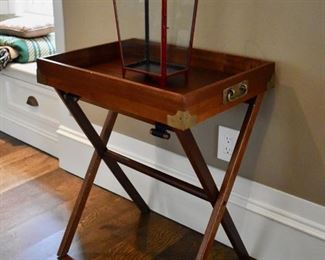 Campaign style tray table