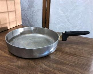 LAN728: Magnalite Pot 9.75 inches Local Pickup https://www.ebay.com/itm/113945984682