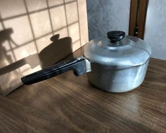 LAN726: Magnalite 2qrt Pot Local Pickup $25 https://www.ebay.com/itm/123960457287