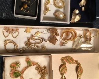 Earrings, Bracelets, and Necklaces!!