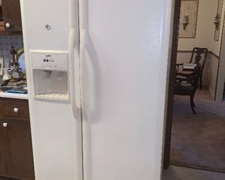 Side by side refrigerator/freezer, Kenmore
