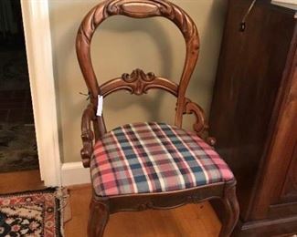 Set of 4 Victoria side chairs
