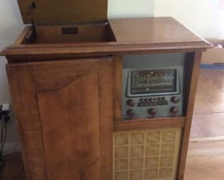 Vintage magnavox stereo