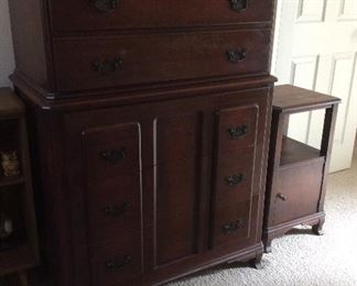 Antique chest of drawers