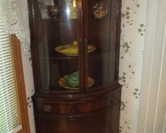 Corner Hutch
