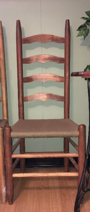 Ladder back chair (set of 4)