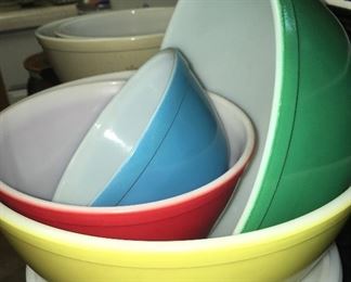 Vintage Primary Color Pyrex mixing bowls