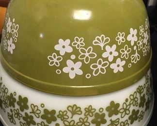 Vintage Pyrex Spring Blossom mixing bowls