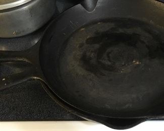 Cast iron skillets 10.5"