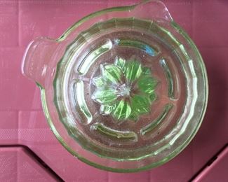 Vintage Federal glass green juicer reamer