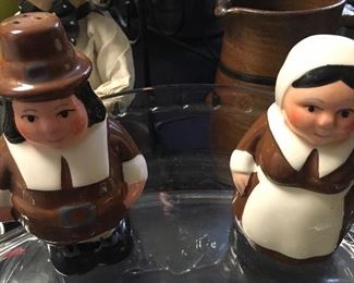 Vintage pilgrim salt & pepper shakers
