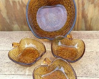 Vintage amber glass apple bowl set