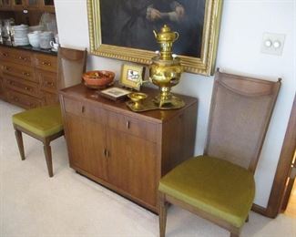 antique Russian samavoir meets the Brady Bunch dining room