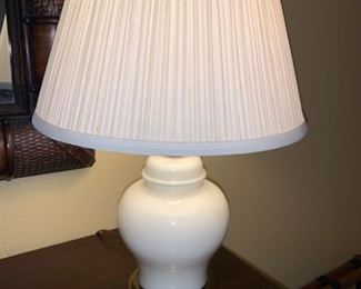 White ceramic lamp small
