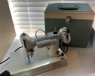 Singer Featherweight sewing machine and Carrying case