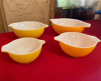 Pyrex Orange Sunflower/Daisy Cinderella bowls set of 4 NICE 441 442 443 444