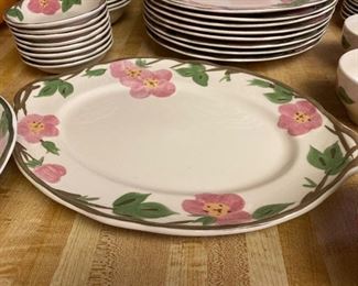 Franciscan Desert Rose Serving for 8 58 pieces excellent no chips 