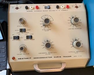 Heathkit IT-1121 Semiconductor Curve Tracer	