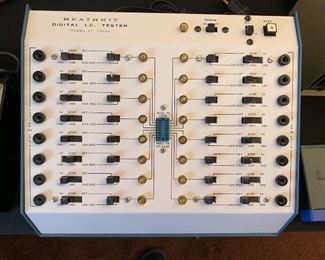 Heathkit IT-7400 IC Chip Tester	 	
