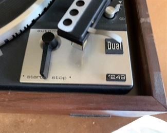 DUAL 1249 Vintage Turntable	 	
