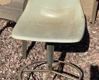 Line-Master Vintage Molded Chair Shell	 	
