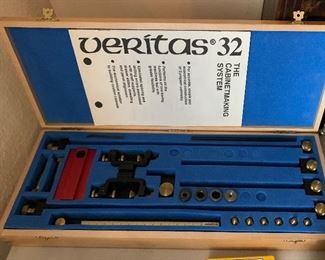 Veritas 32 Deluxe Cabinet Making System	 	
