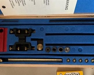 Veritas 32 Deluxe Cabinet Making System	 	
