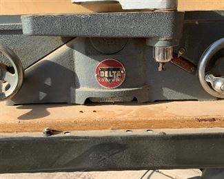 Rockwell Delta  37-220 Woodworking Jointer	50x48x16in	HxWxD

