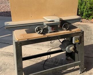Rockwell Delta  37-220 Woodworking Jointer	50x48x16in	HxWxD

