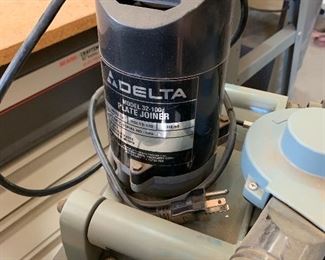 Delta 32-10 Plate Joiner w/ accessories	45x19x19	HxWxD
