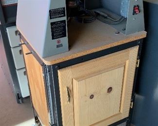 Porter-Cable 696 Shaper Table 6902 Router/1001 base	43X20X18IN	HxWxD
