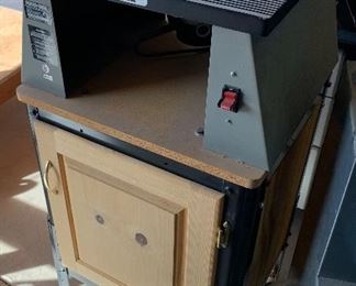 Porter-Cable 696 Shaper Table 6902 Router/1001 base	43X20X18IN	HxWxD
