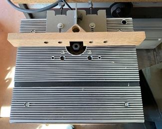 Porter-Cable 696 Shaper Table 6902 Router/1001 base	43X20X18IN	HxWxD
