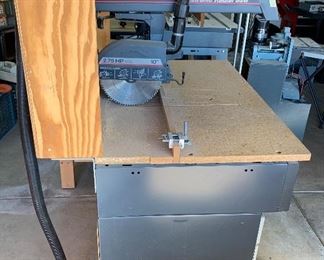 Craftsman 10in Radial Saw 113.197610	60x44x35in	HxWxD
