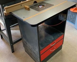 Woodhaven Router Table	39x37x25in	HxWxD
