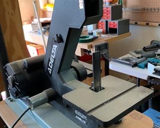 Delta 31-340 Belt/Disc Sander w/ Table	56x16x26in	HxWxD
