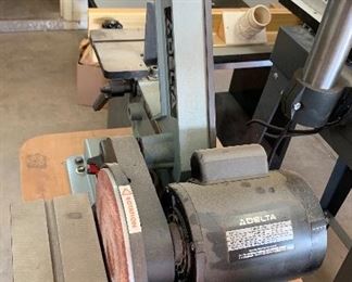 Delta 31-340 Belt/Disc Sander w/ Table	56x16x26in	HxWxD
