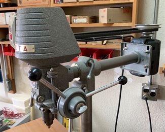 Rockwell Delta 32in Radial Drill Press 11-280	63x24x38in	HxWxD
