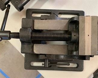 Adjustable Vise	 	
