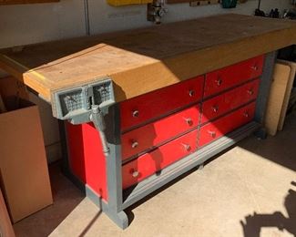 Custom Carpenters Work Bench w/ 2 Wilton Vise	35x29x84in	HxWxD
