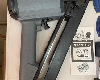 Senco Pneumatic Nailer	 	
