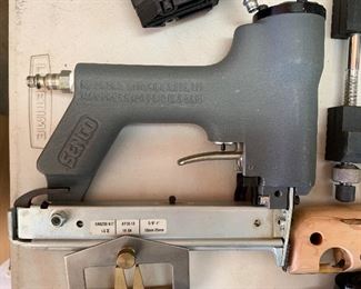 Senco Pneumatic Model 1 Finish Staple Gun #1	 	
