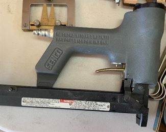 Senco Pneumatic Model 1 Finish Staple Gun #1	 	

