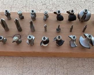 30pc Router Bits Freud/Bosch/Misc	 	
