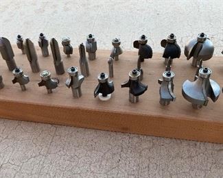 30pc Router Bits Freud/Bosch/Misc	 	
