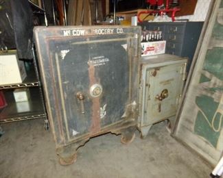 Large Vintage Safe - Medium Size vintage Safe