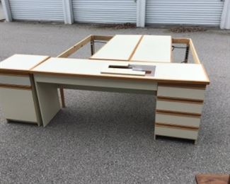 Quilter’s Work Station....still looking for missing surface boards